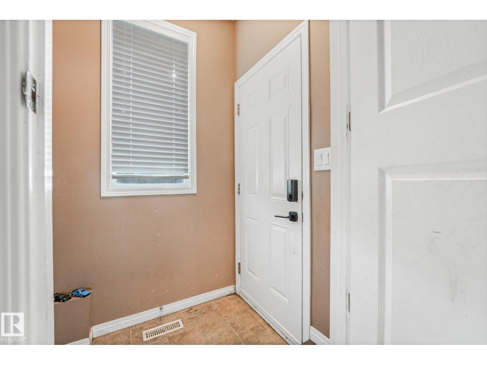 3963 57 St Nw Property Photo 29