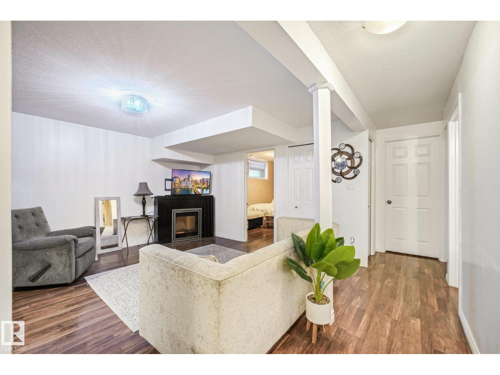 3963 57 St Nw Property Photo 32