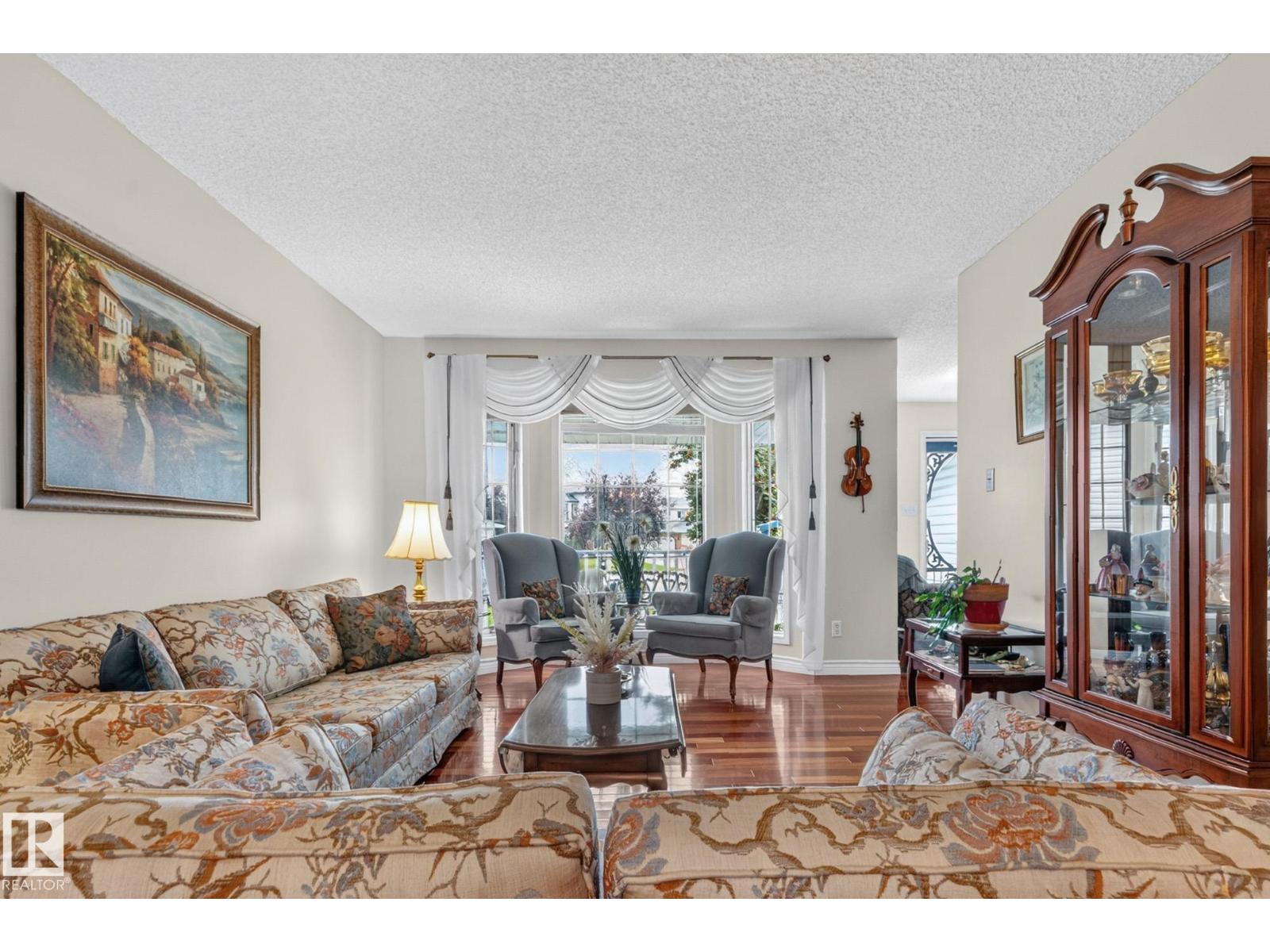 3108 36b Av Nw Property Photo 10
