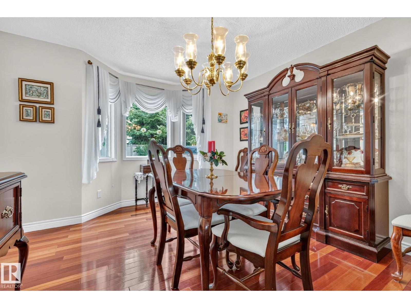 3108 36b Av Nw Property Photo 12