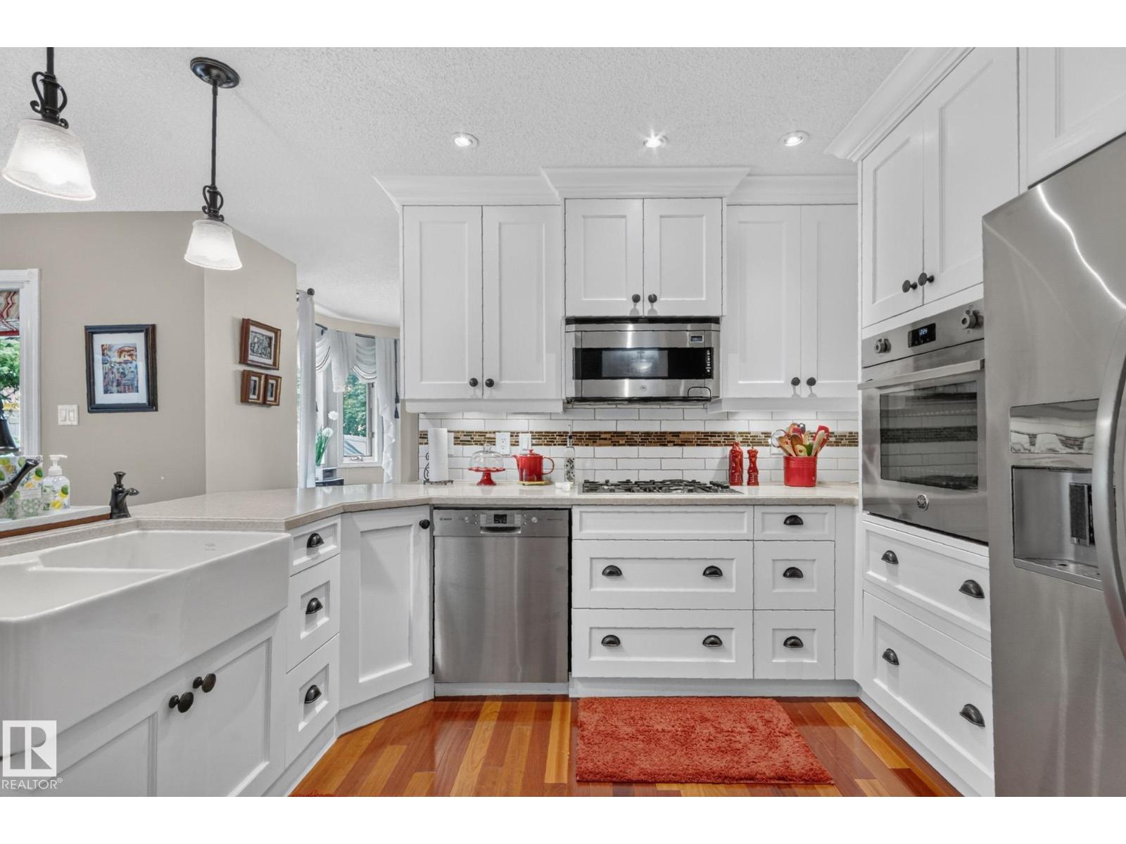 3108 36b Av Nw Property Photo 16