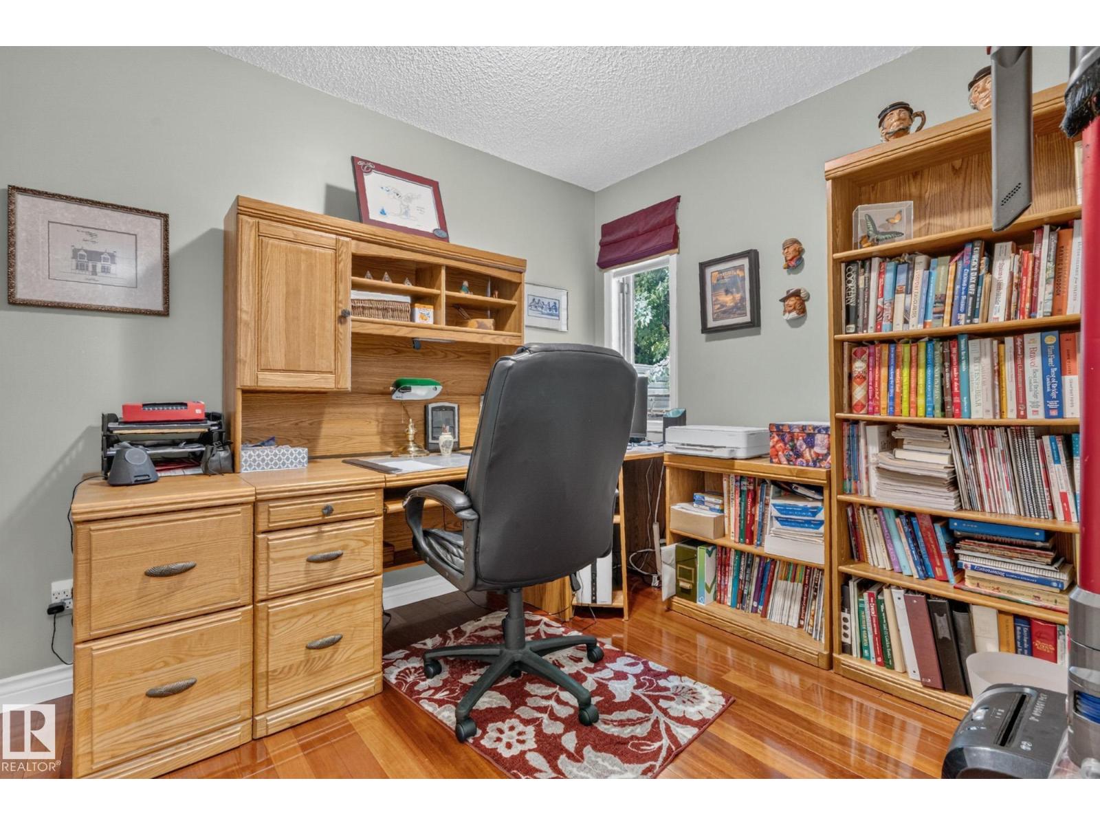 3108 36b Av Nw Property Photo 22