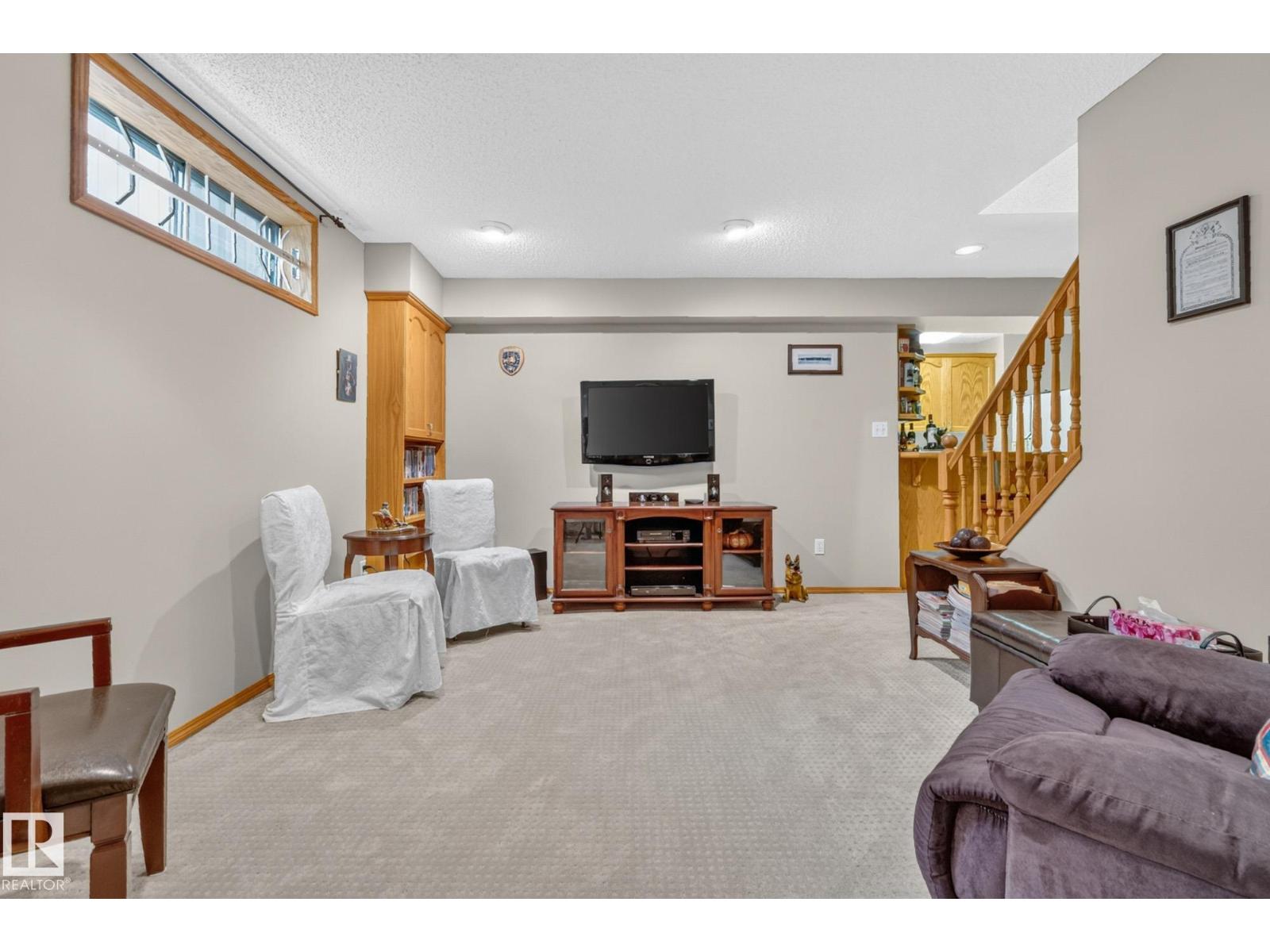 3108 36b Av Nw Property Photo 33