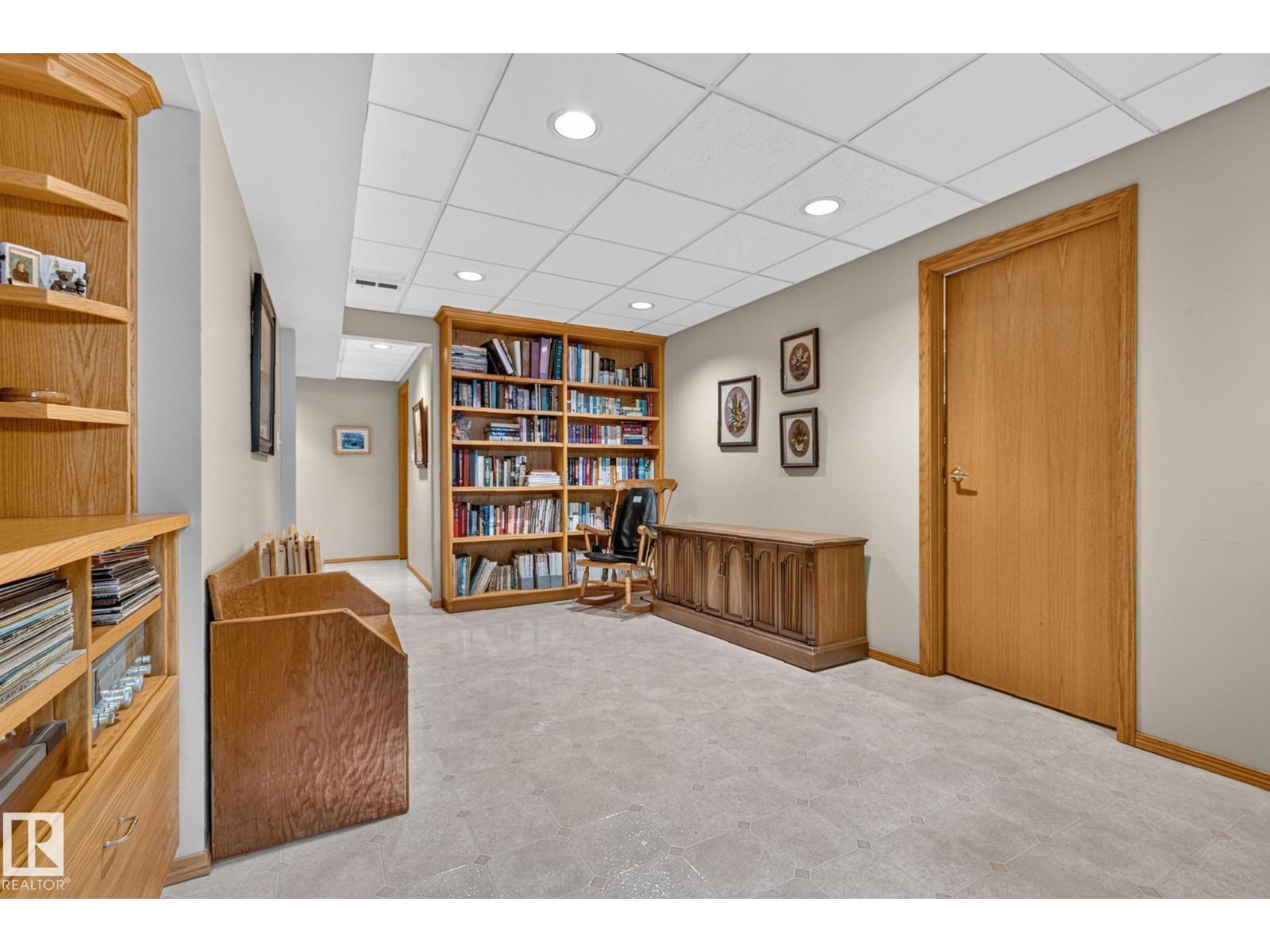 3108 36b Av Nw Property Photo 34
