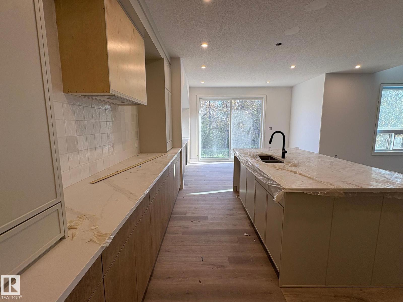 14 Arthur Wy Property Photo 7