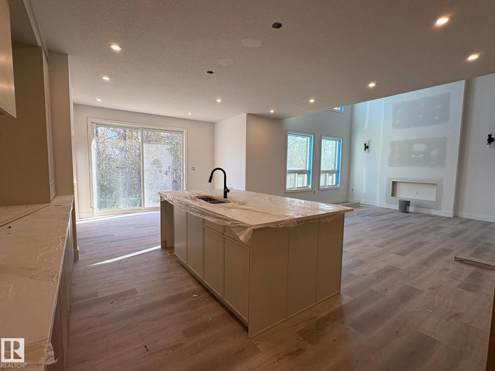 14 Arthur Wy Property Photo 8