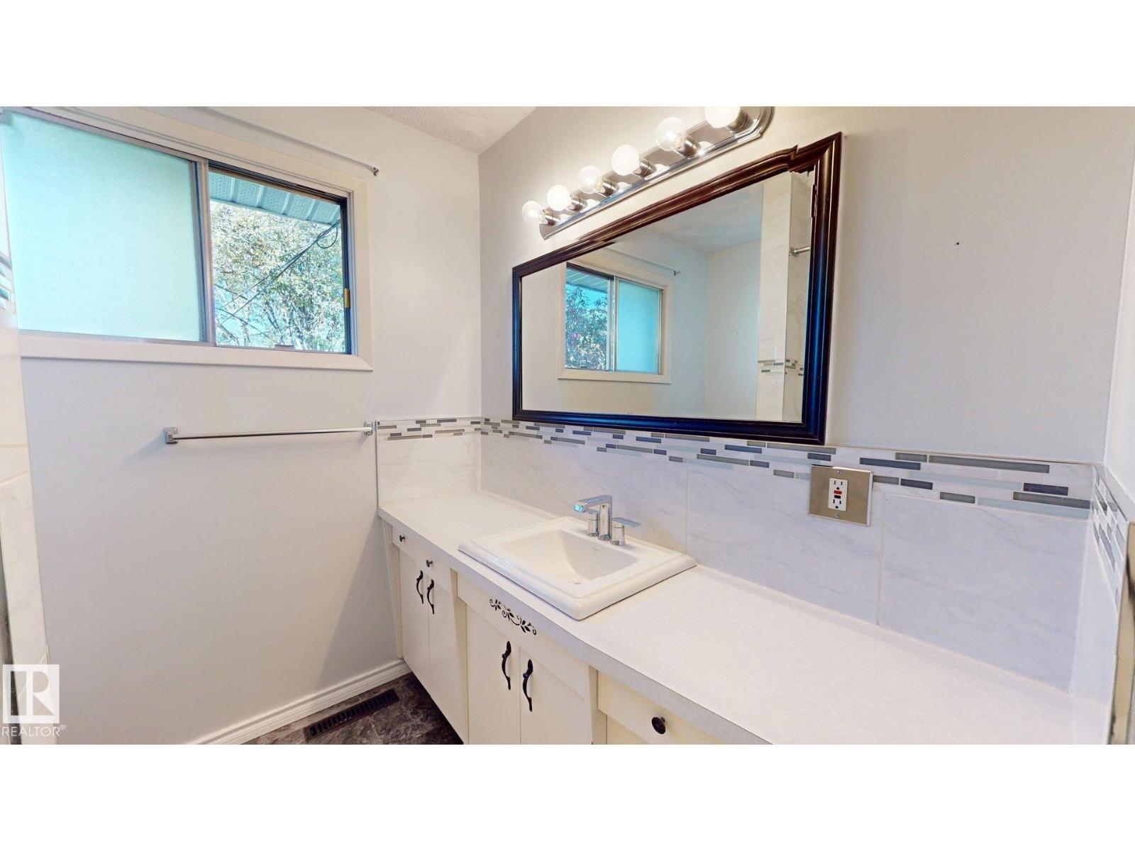 4738 49 St Property Photo 25