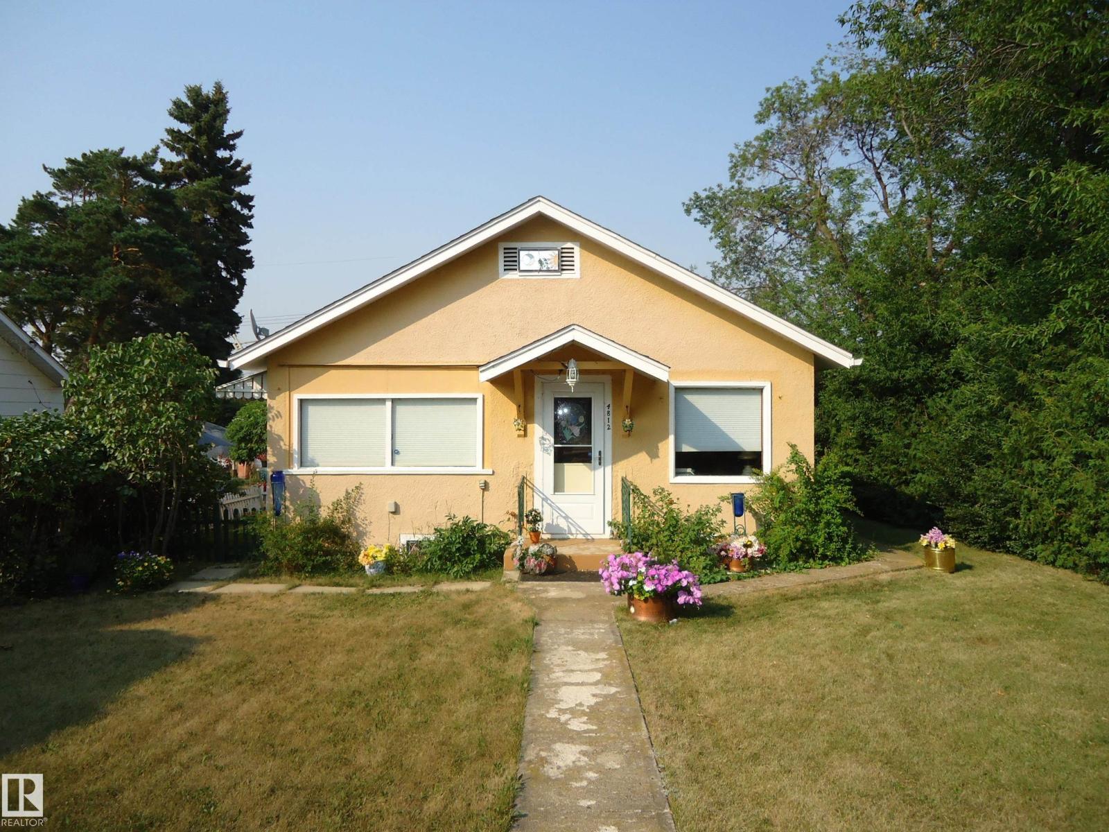 4812 50 Av Property Photo 2