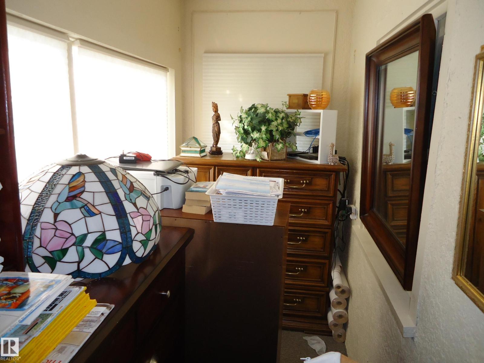 4812 50 Av Property Photo 4