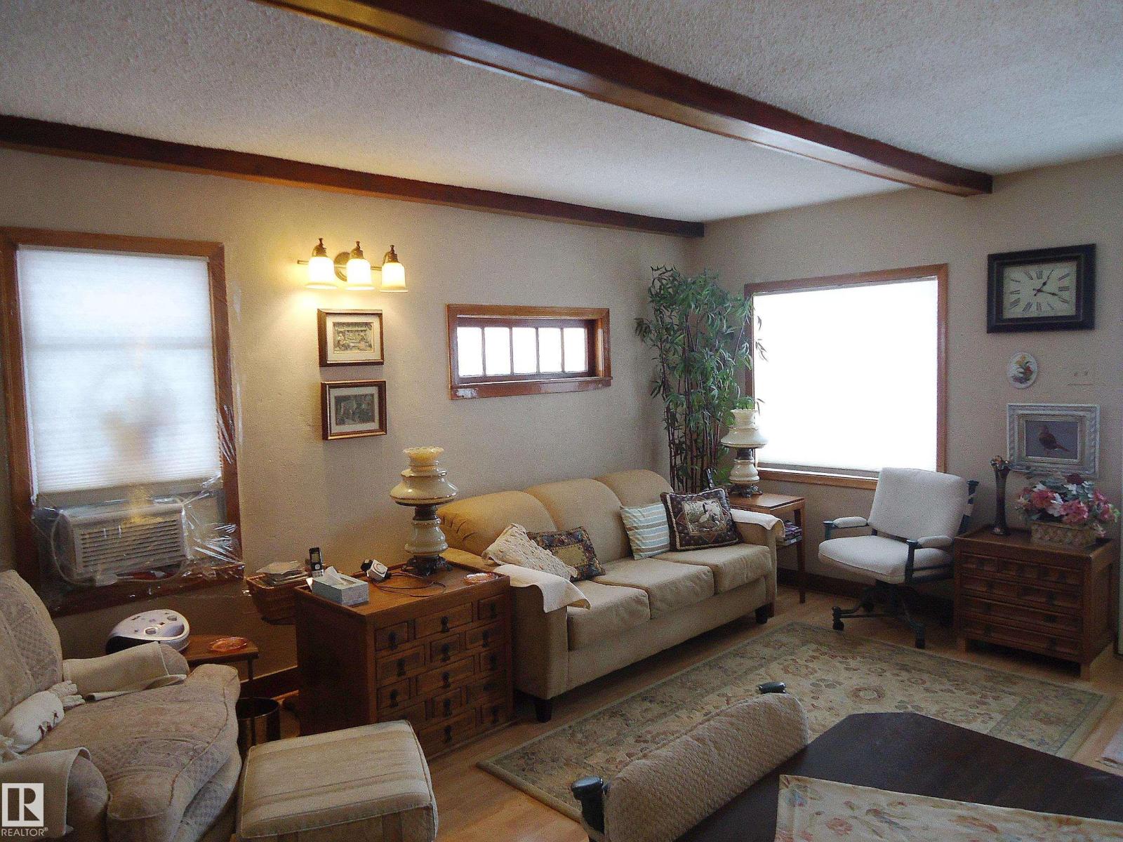 4812 50 Av Property Photo 5