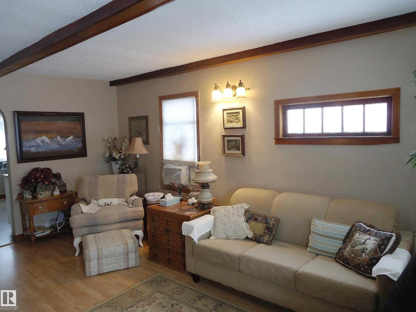 4812 50 Av Property Photo 6