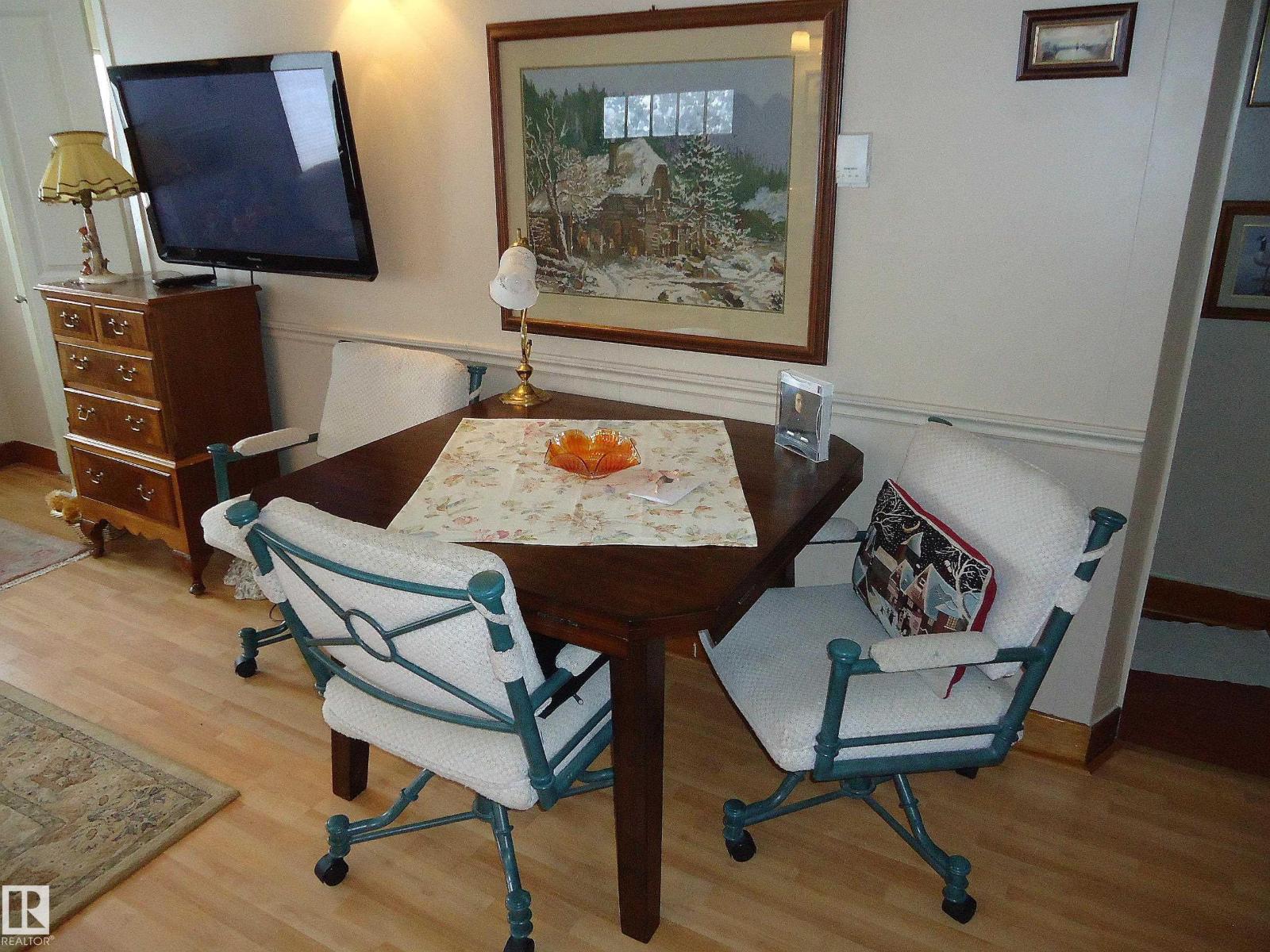 4812 50 Av Property Photo 8