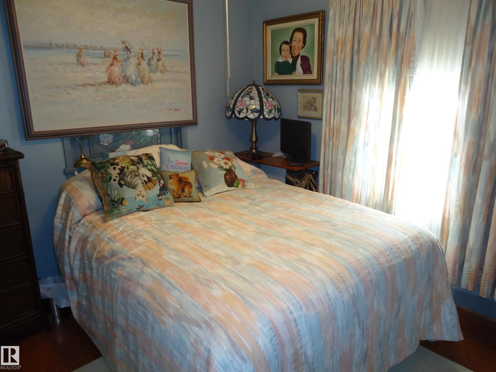 4812 50 Av Property Photo 11