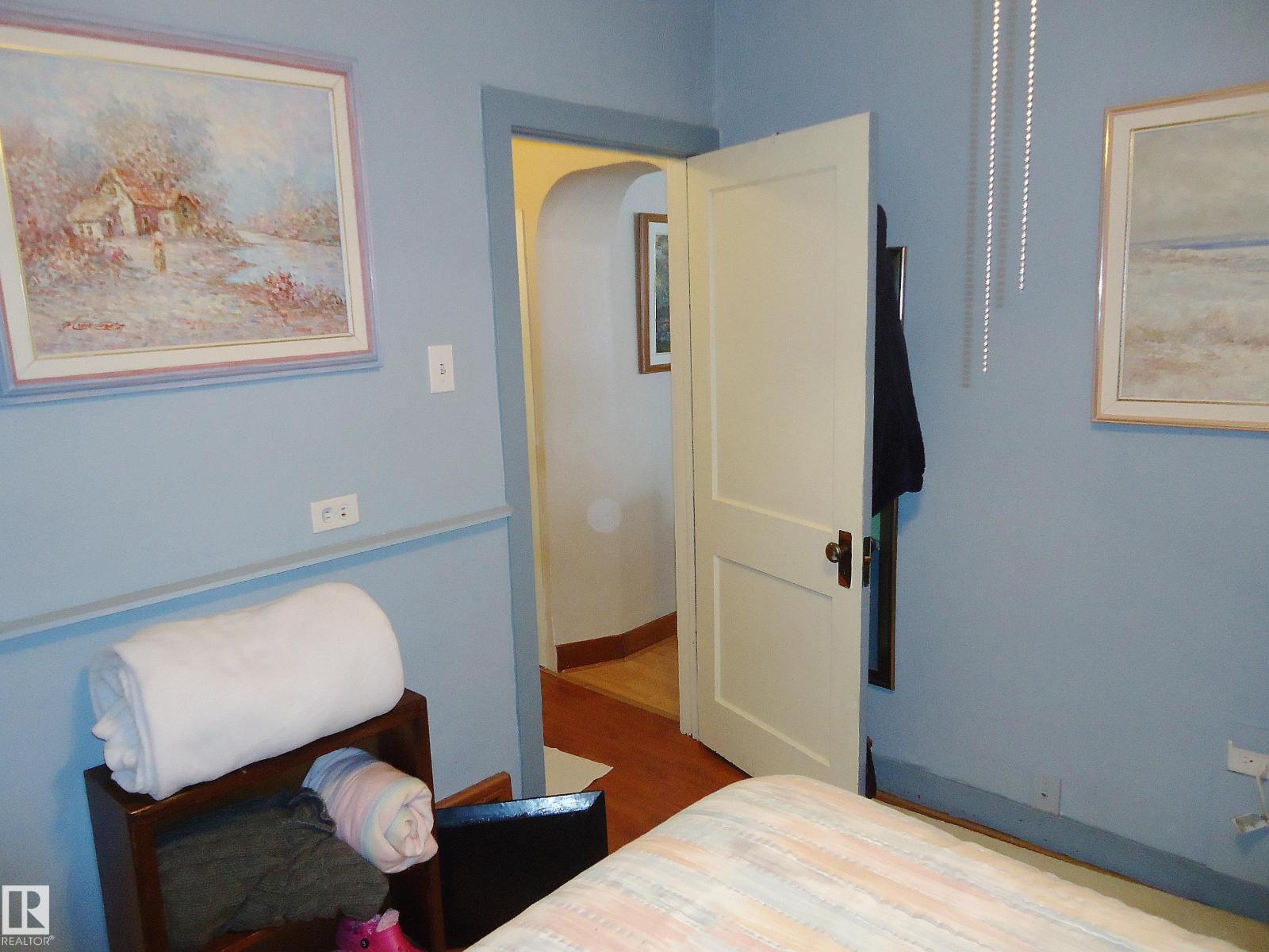 4812 50 Av Property Photo 13