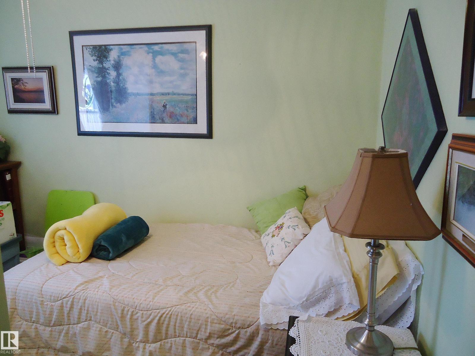 4812 50 Av Property Photo 17