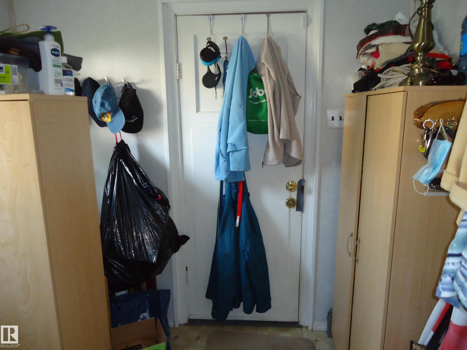 4812 50 Av Property Photo 21