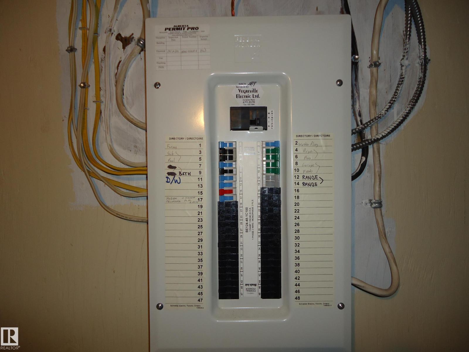 4812 50 Av Property Photo 25