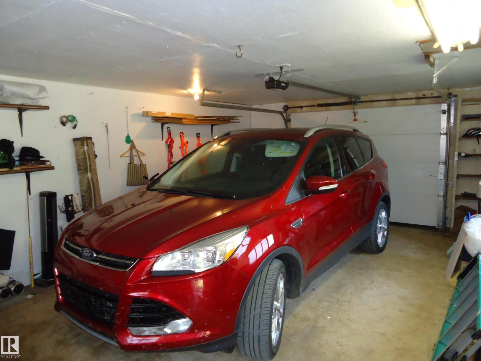 4812 50 Av Property Photo 28