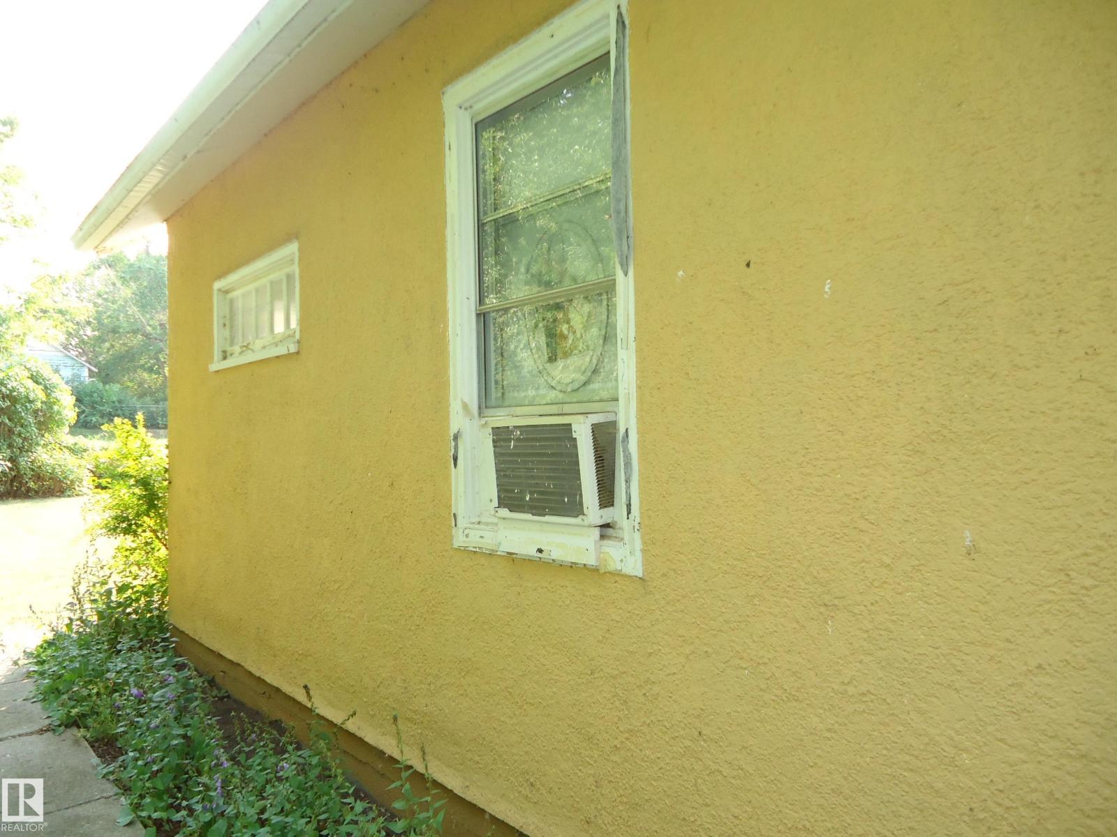 4812 50 Av Property Photo 30