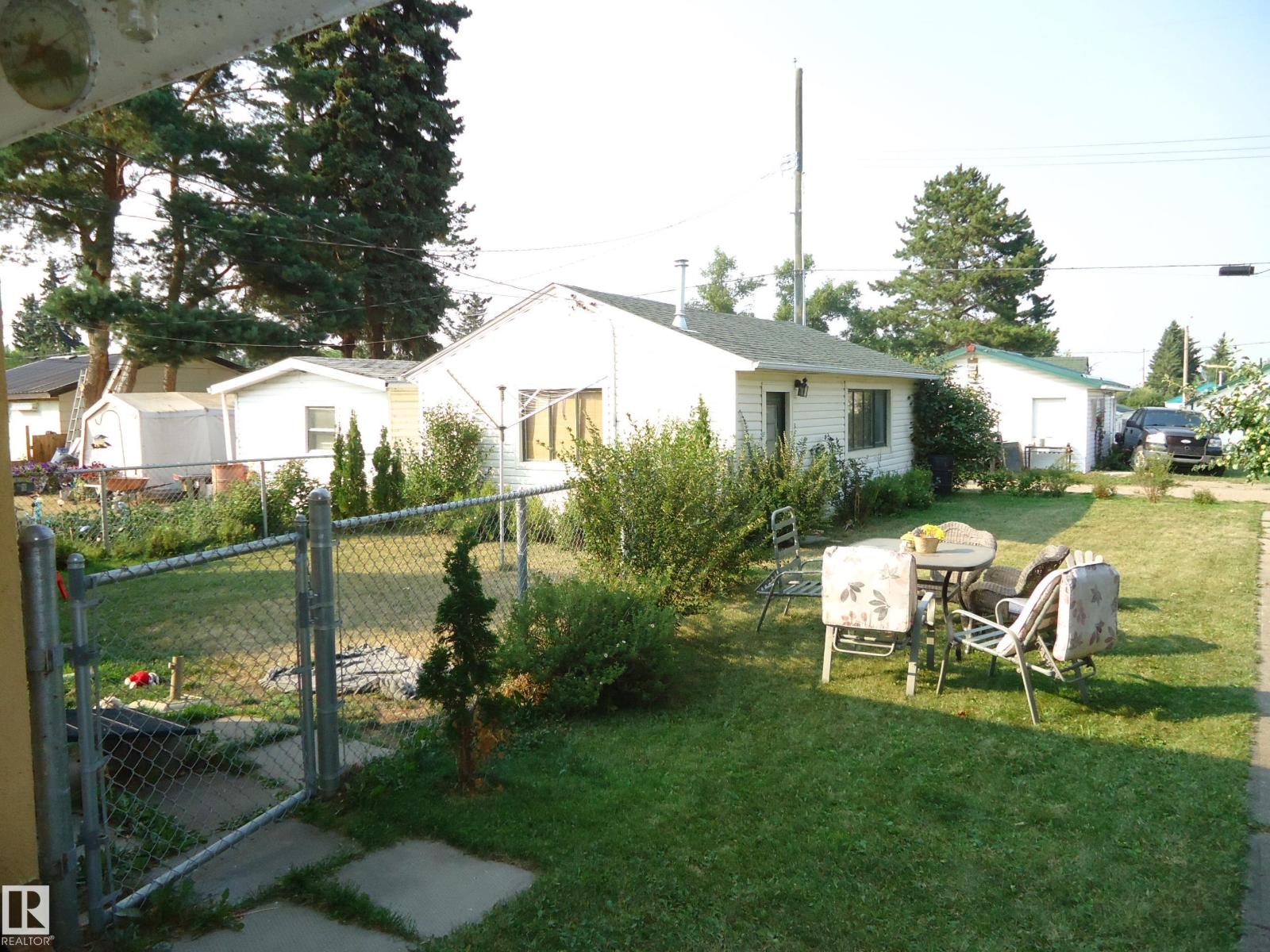 4812 50 Av Property Photo 32