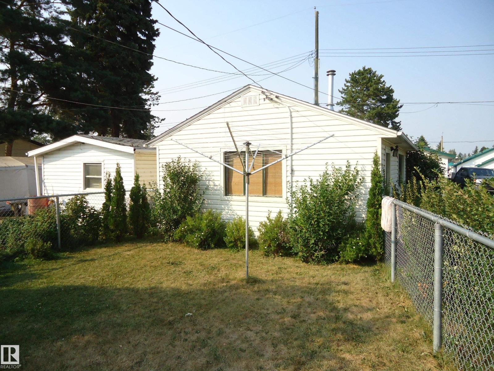 4812 50 Av Property Photo 33