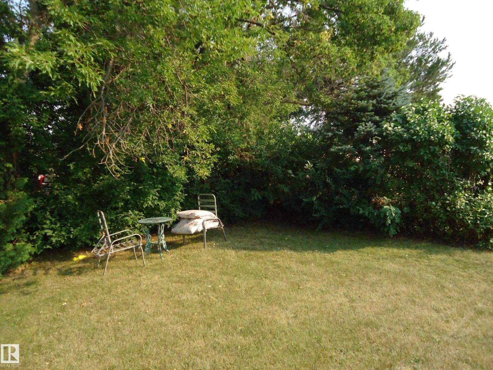 4812 50 Av Property Photo 36