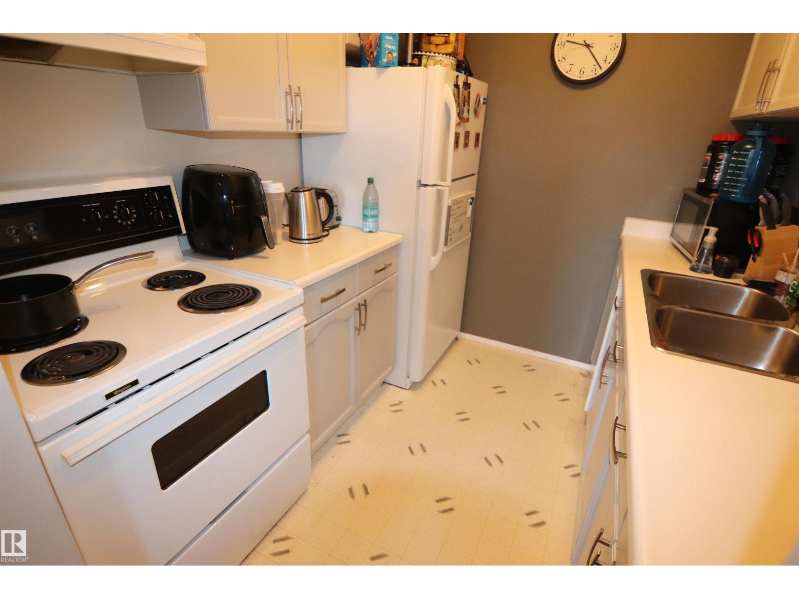 #421 6720 158 Av Nw Property Photo 6