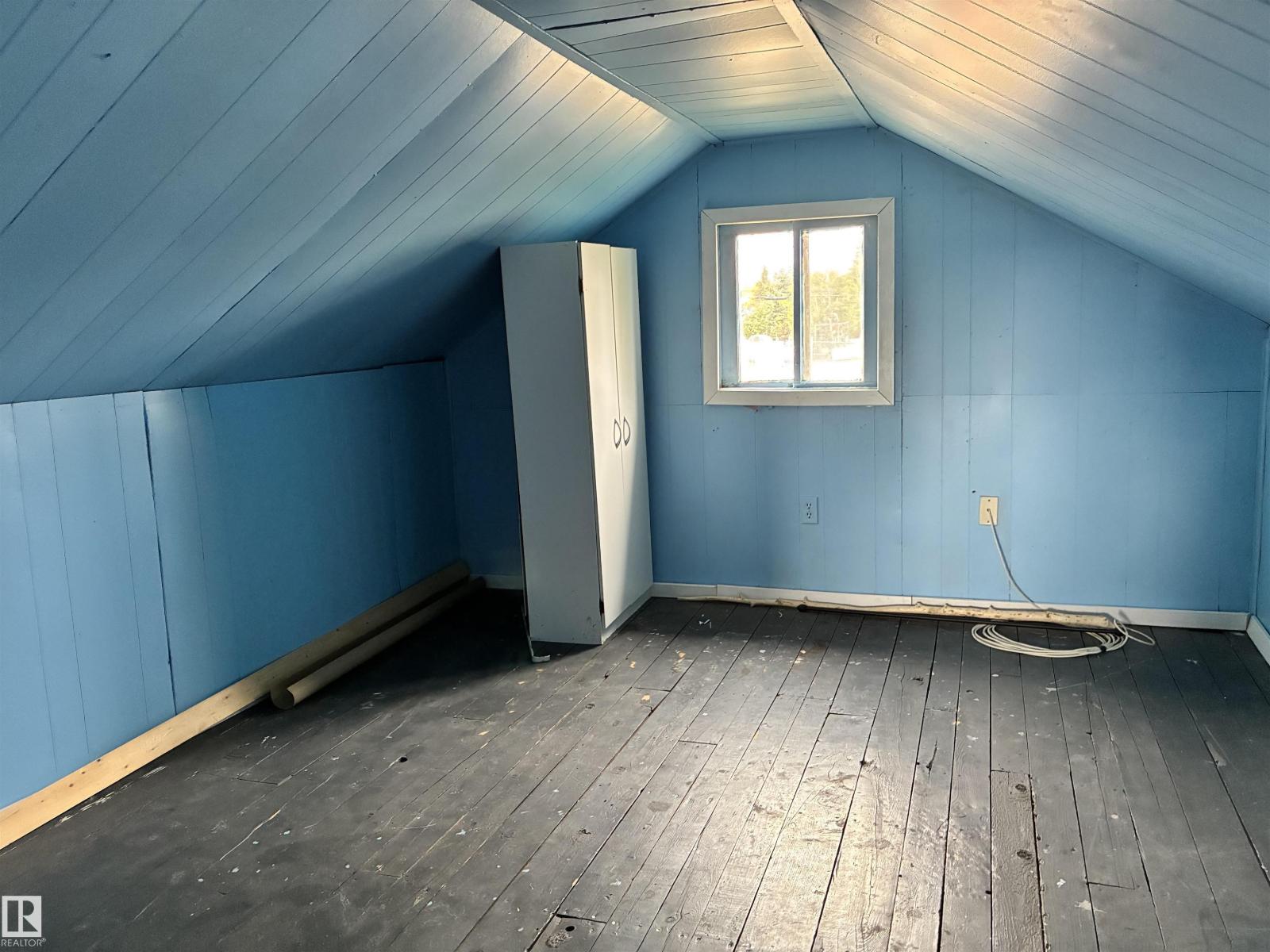 5231 46 St Property Photo 13