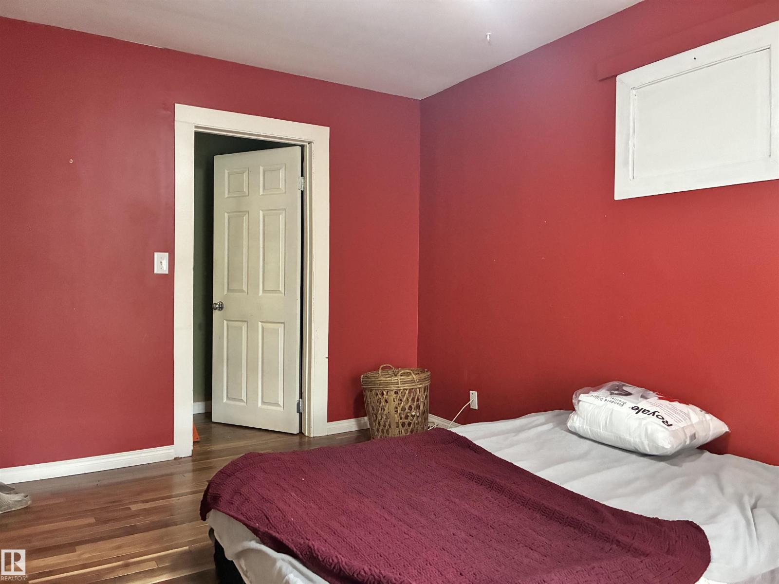 5231 46 St Property Photo 17