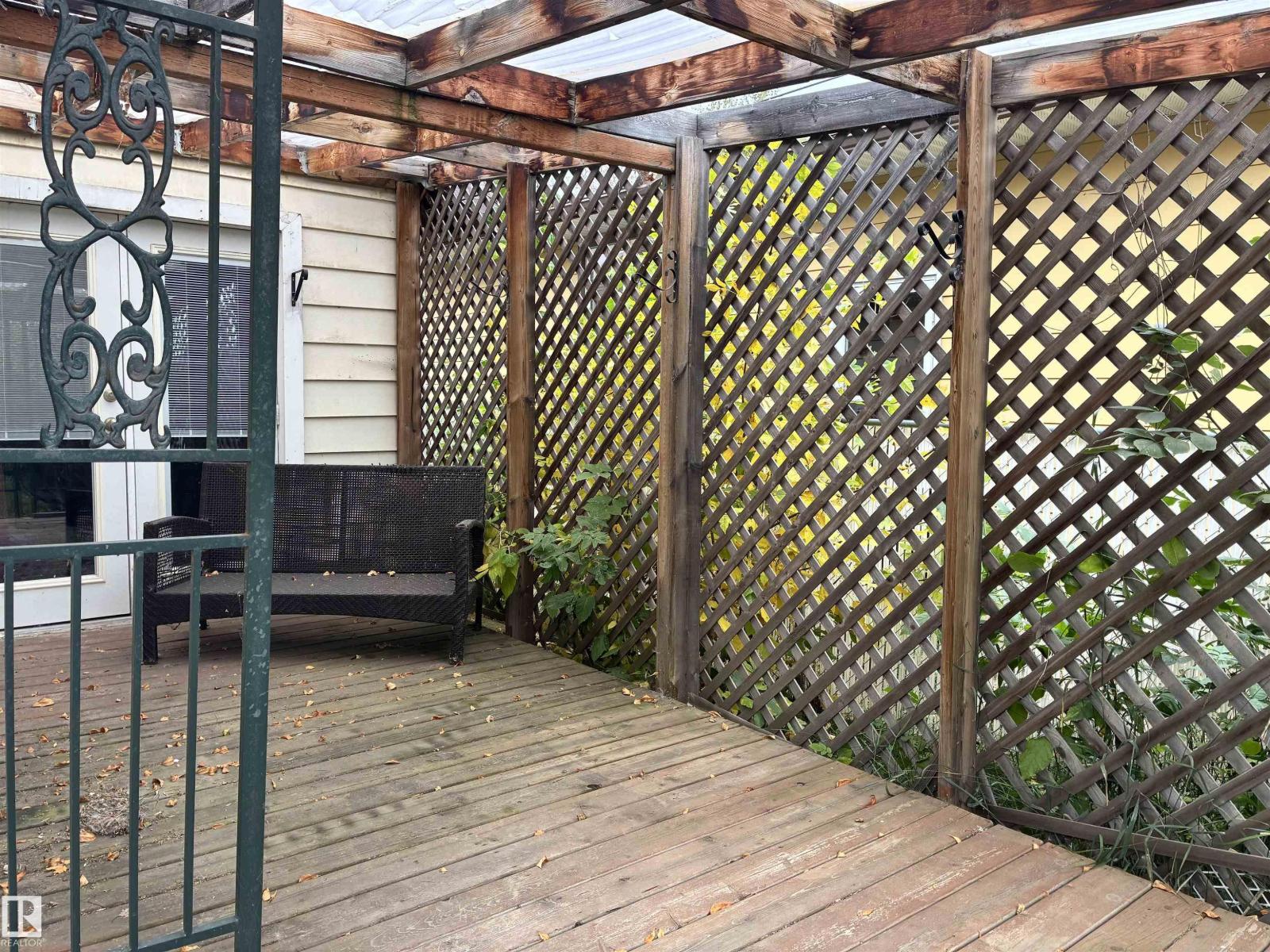 5231 46 St Property Photo 21