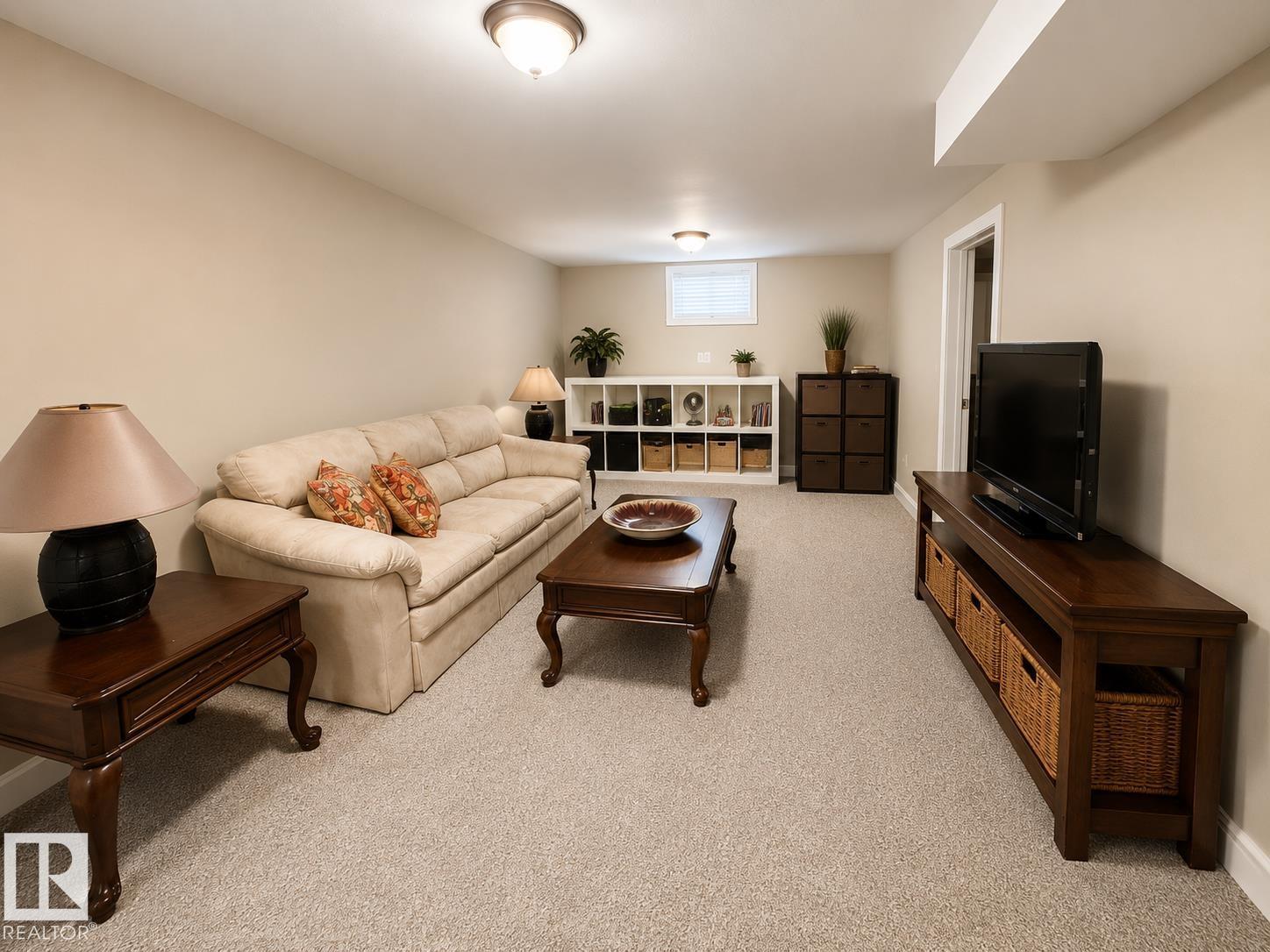 10315 44 St Nw Property Photo 10