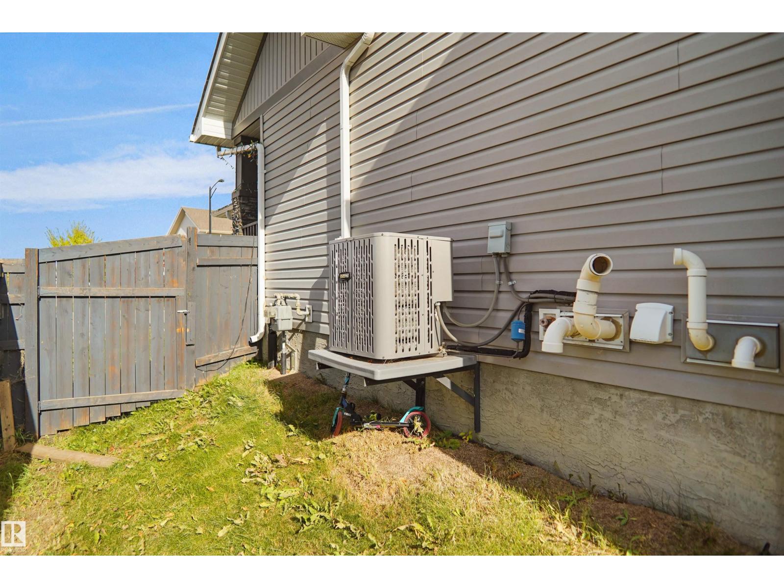 3863 170 Av Nw Property Photo 49