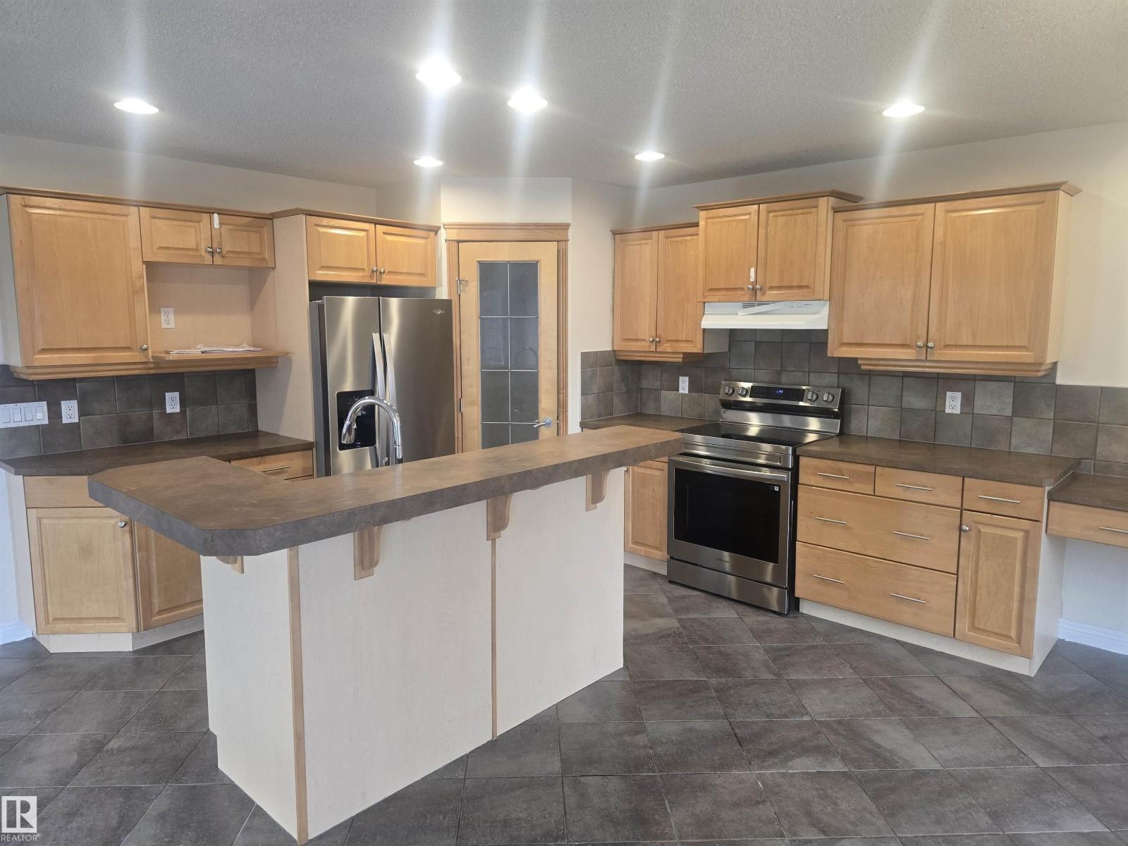 13812 149 Av Nw Property Photo 7
