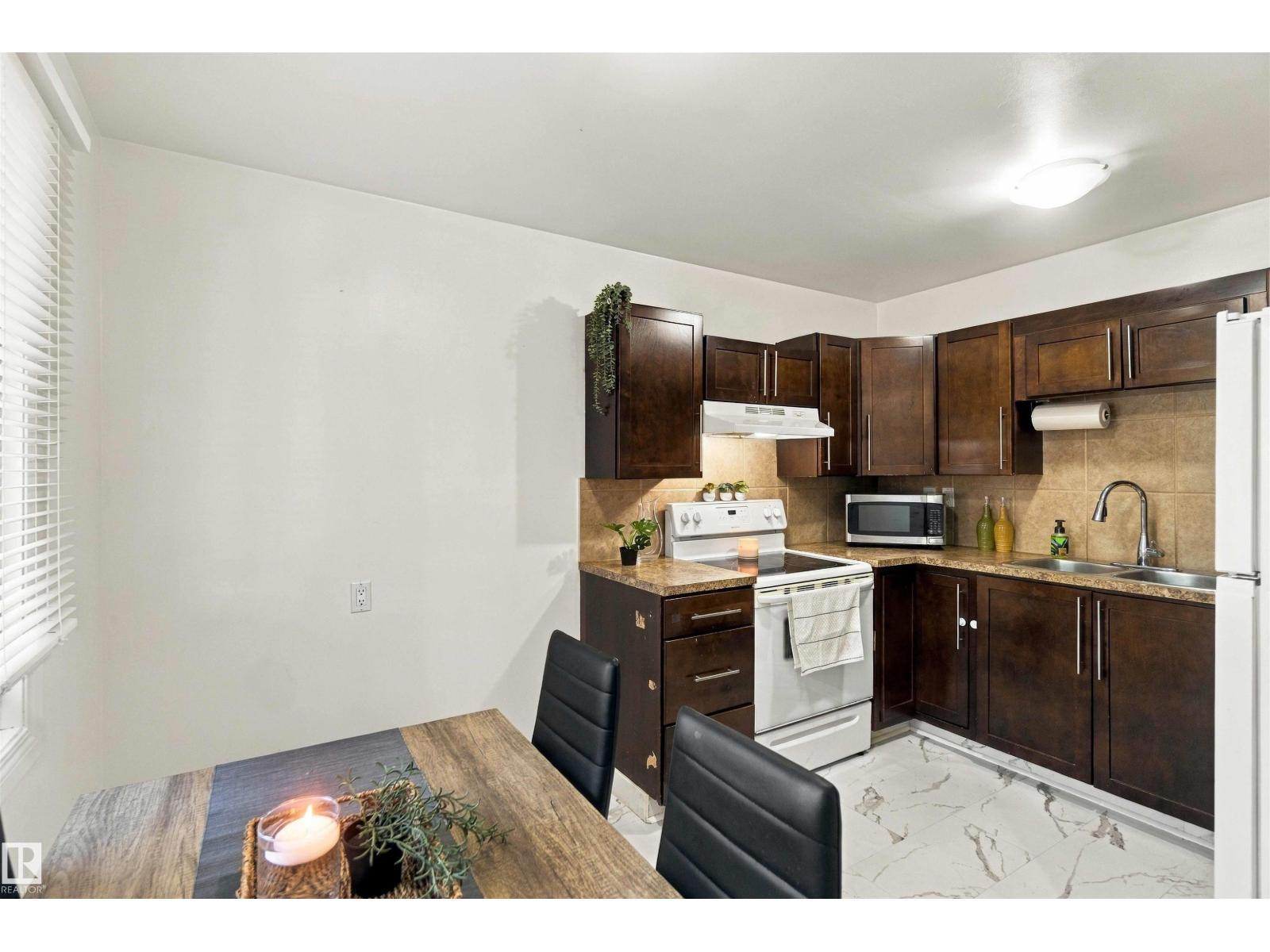 132 Londonderry Square Sq Nw Property Photo 11