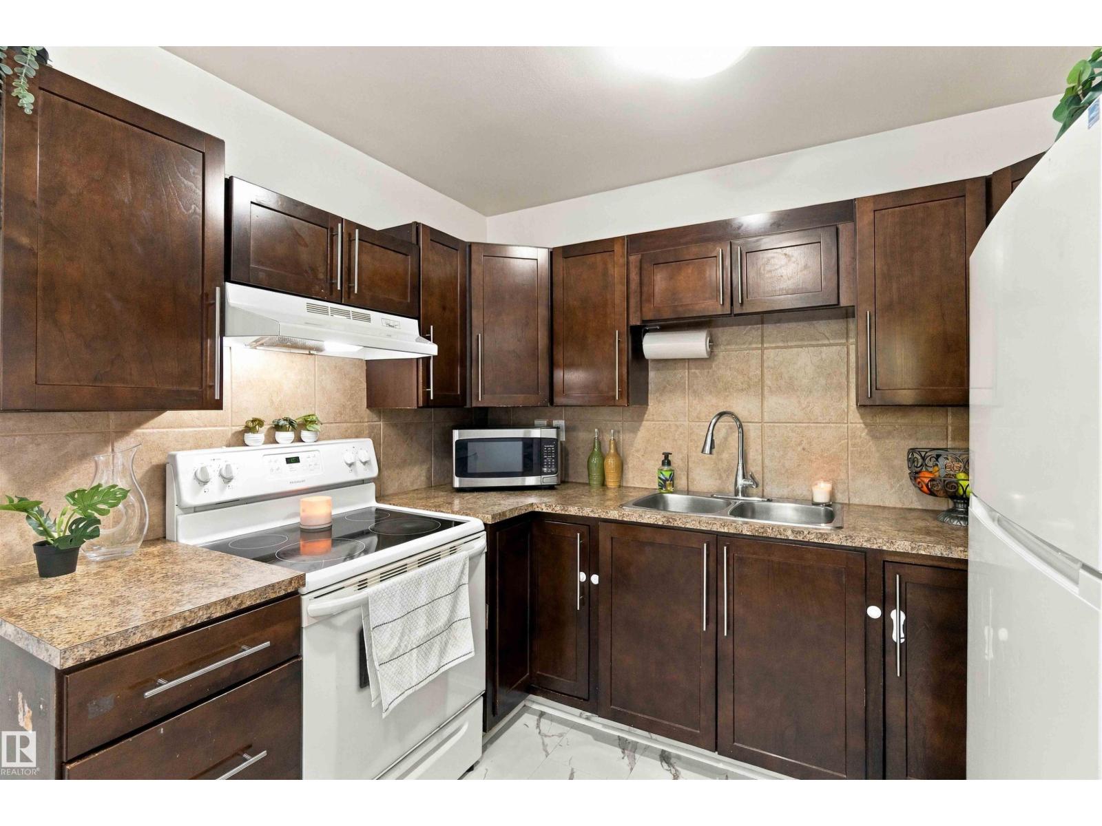 132 Londonderry Square Sq Nw Property Photo 12
