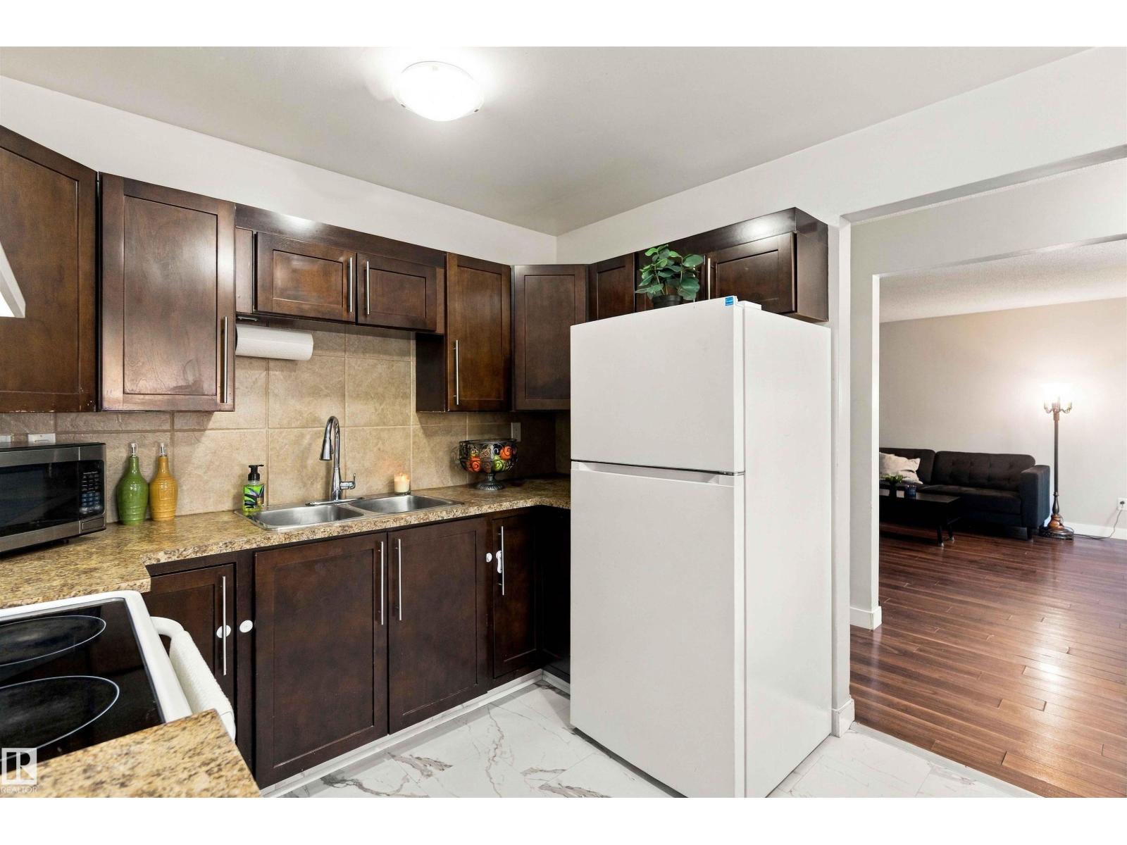 132 Londonderry Square Sq Nw Property Photo 13