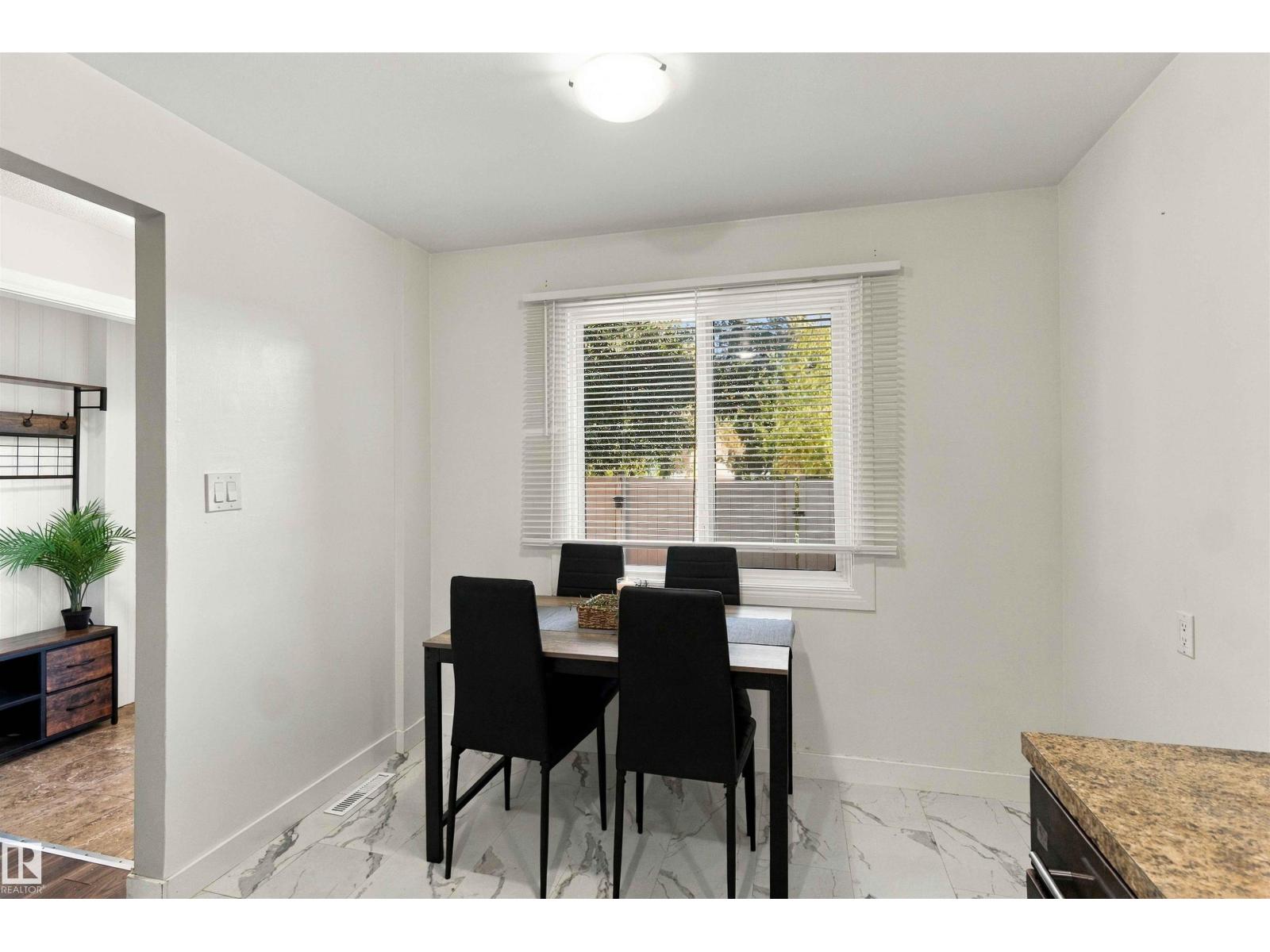 132 Londonderry Square Sq Nw Property Photo 14