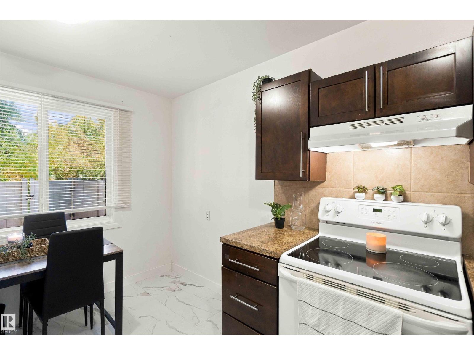 132 Londonderry Square Sq Nw Property Photo 15