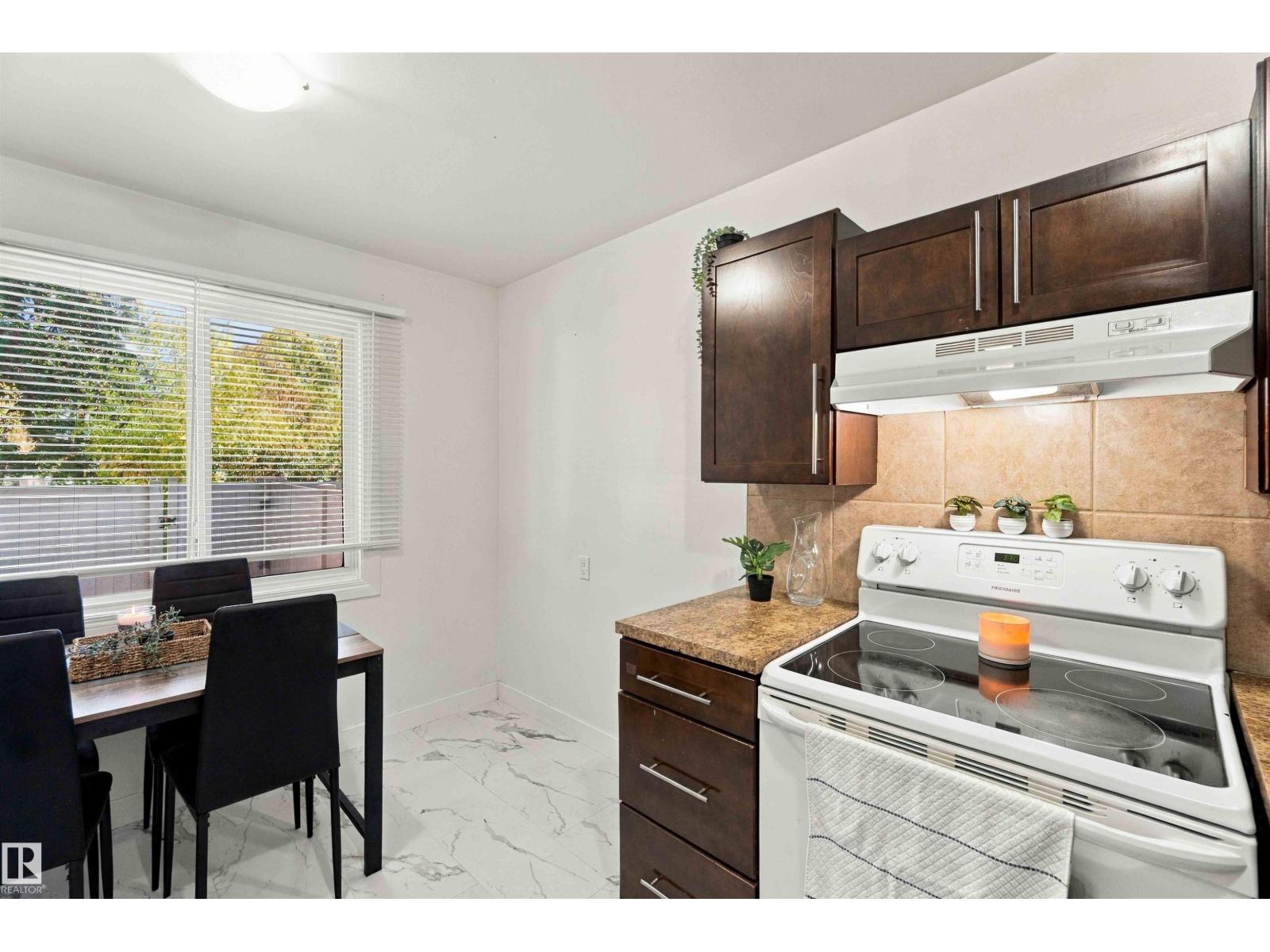 132 Londonderry Square Sq Nw Property Photo 16