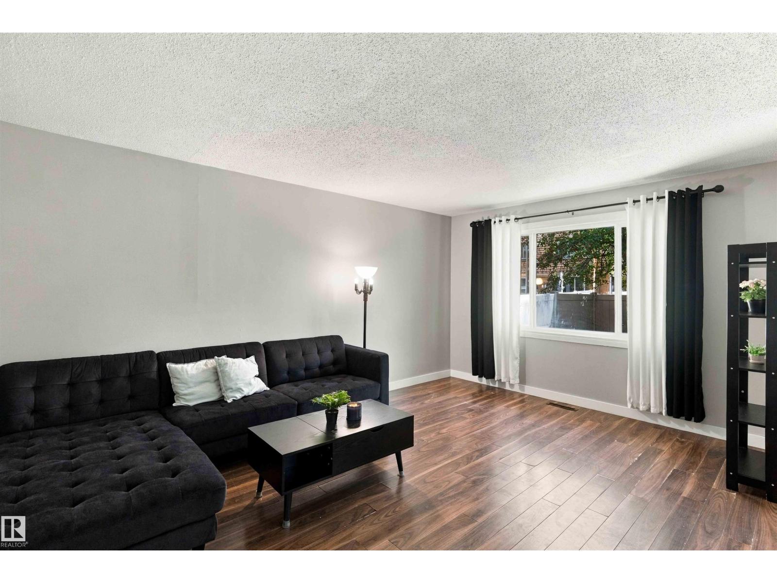132 Londonderry Square Sq Nw Property Photo 20