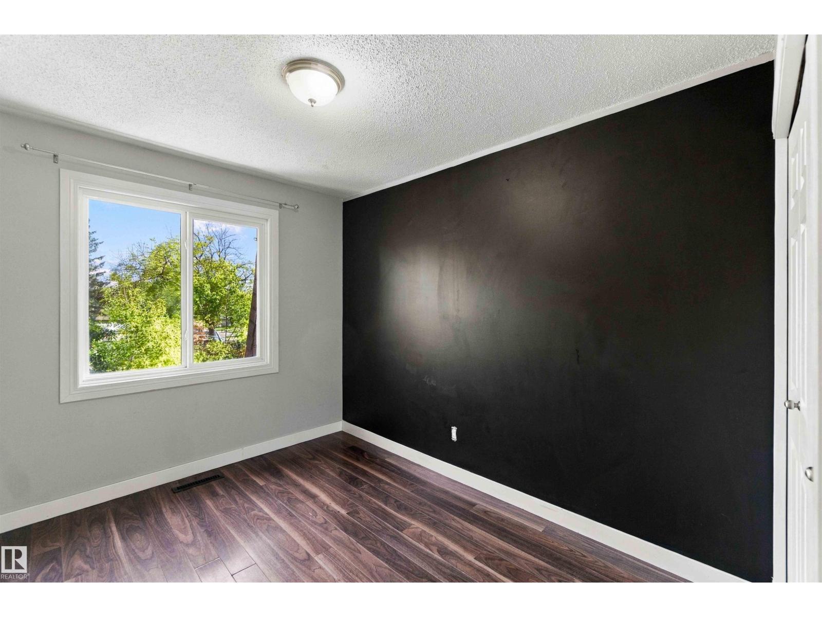 132 Londonderry Square Sq Nw Property Photo 33