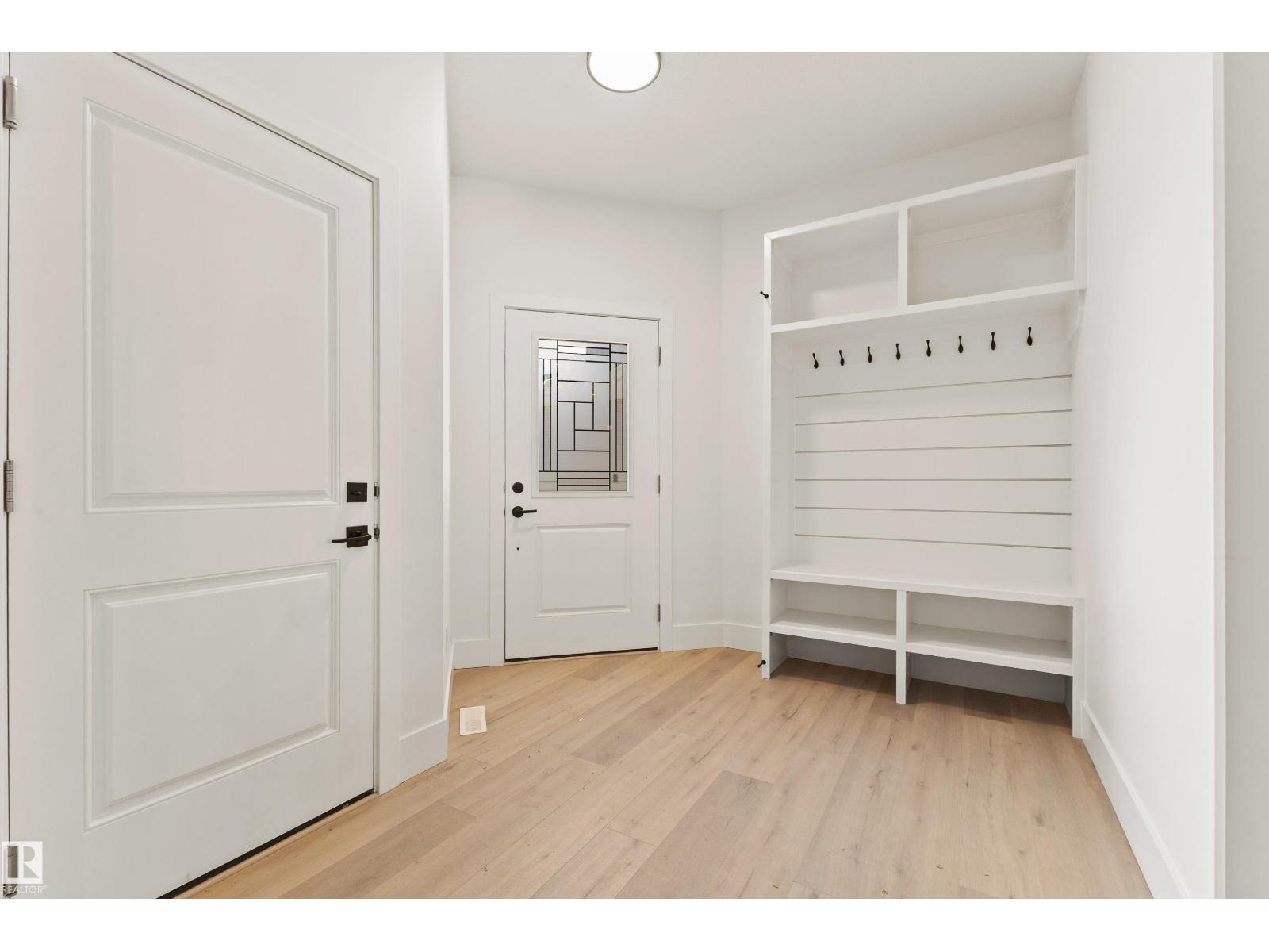 94 Spring Li Property Photo 2