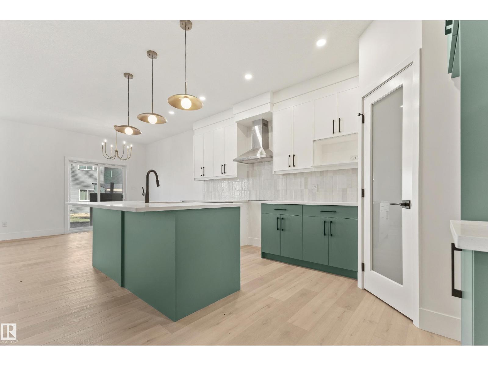94 Spring Li Property Photo 3