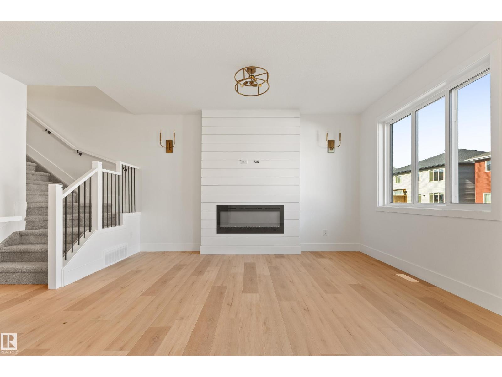 94 Spring Li Property Photo 5