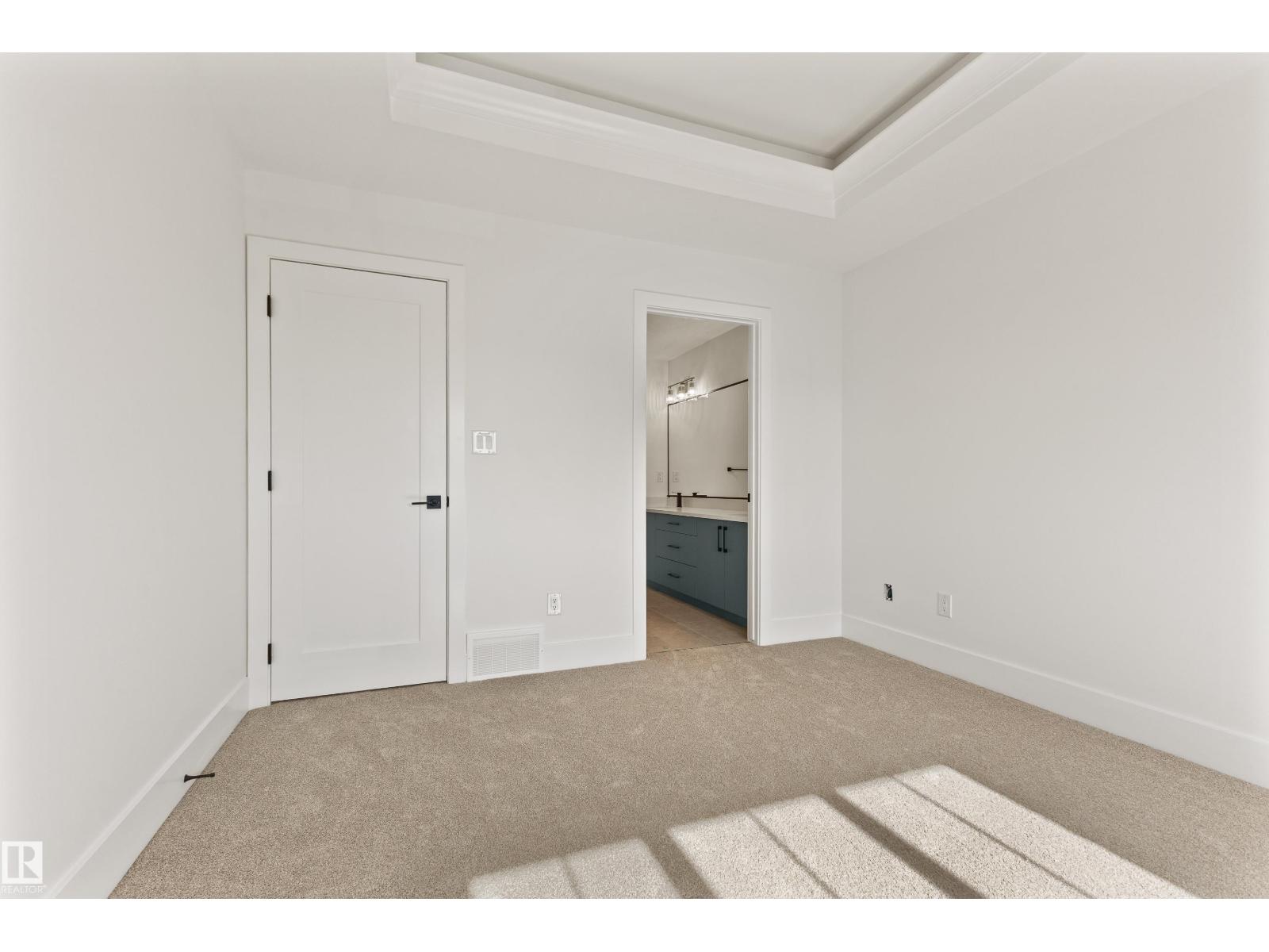 94 Spring Li Property Photo 10