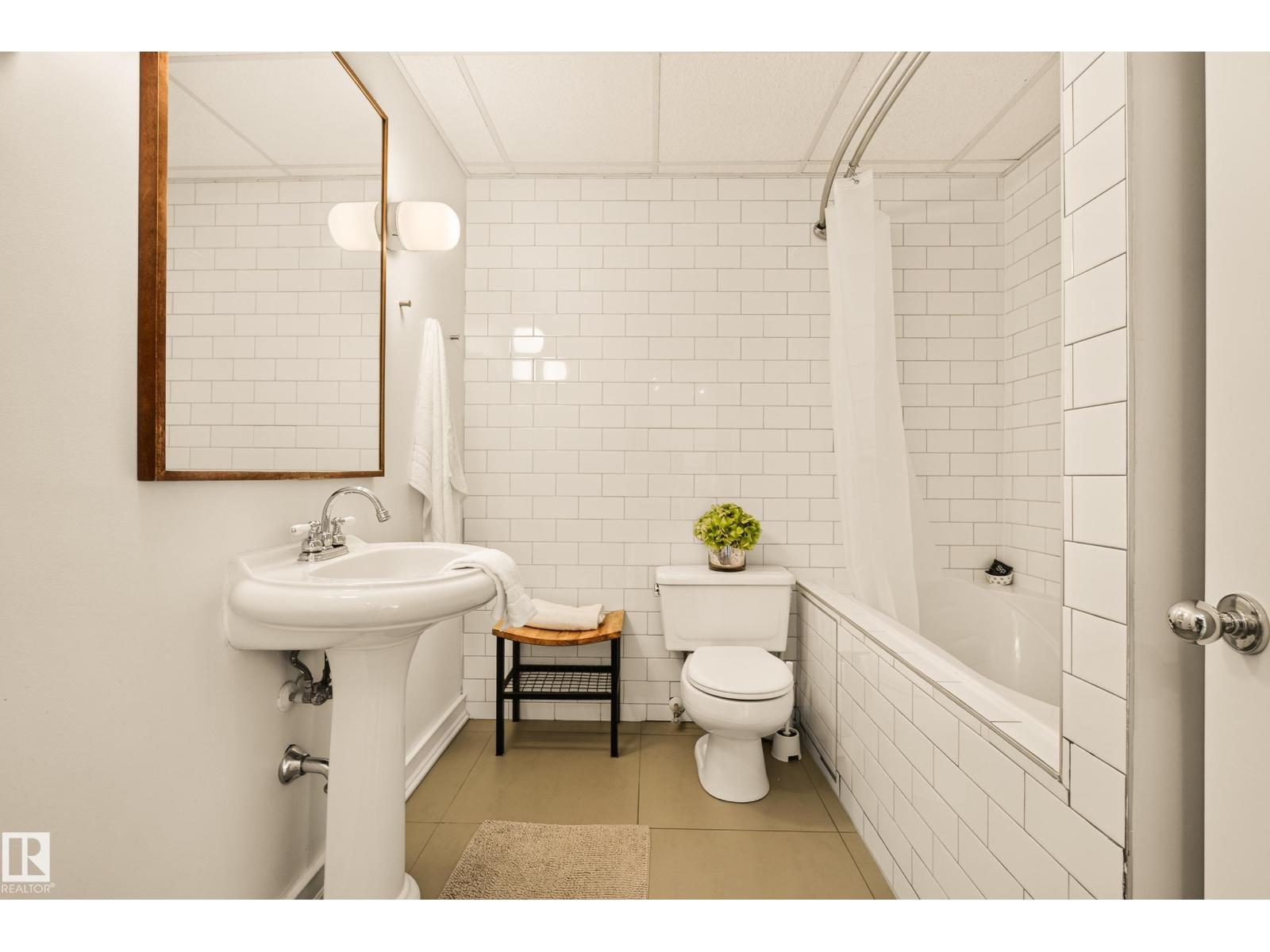 #806 10134 100 St Nw Property Photo 17