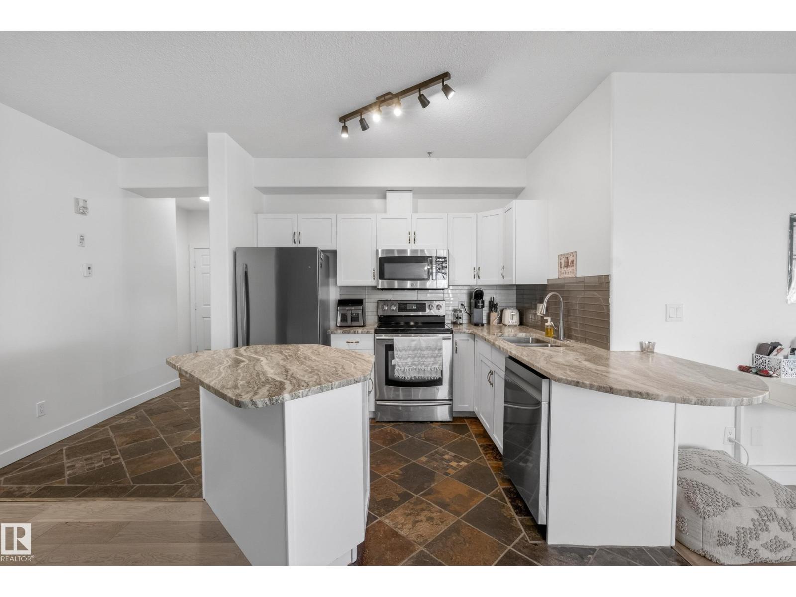 #205 10011 110 St Nw Property Photo 14