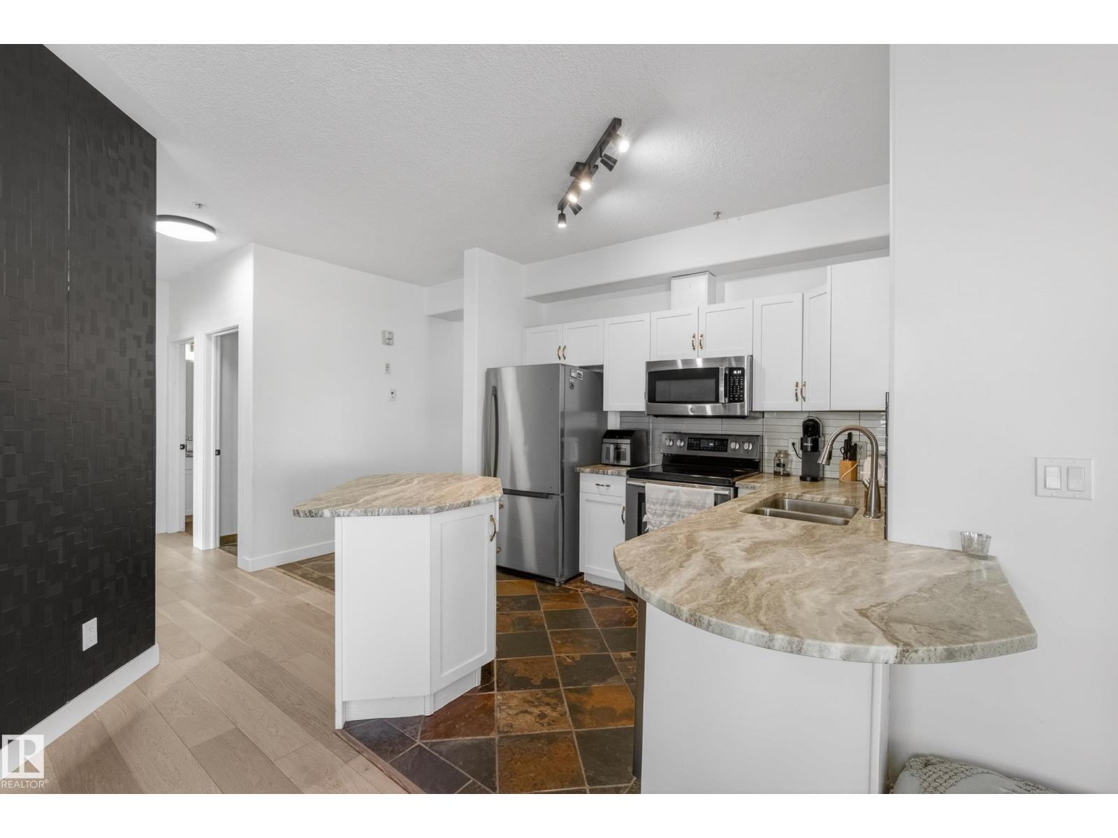 #205 10011 110 St Nw Property Photo 15
