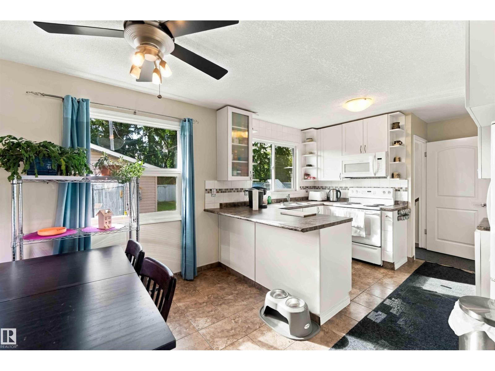 5803 52 Av Property Photo 9