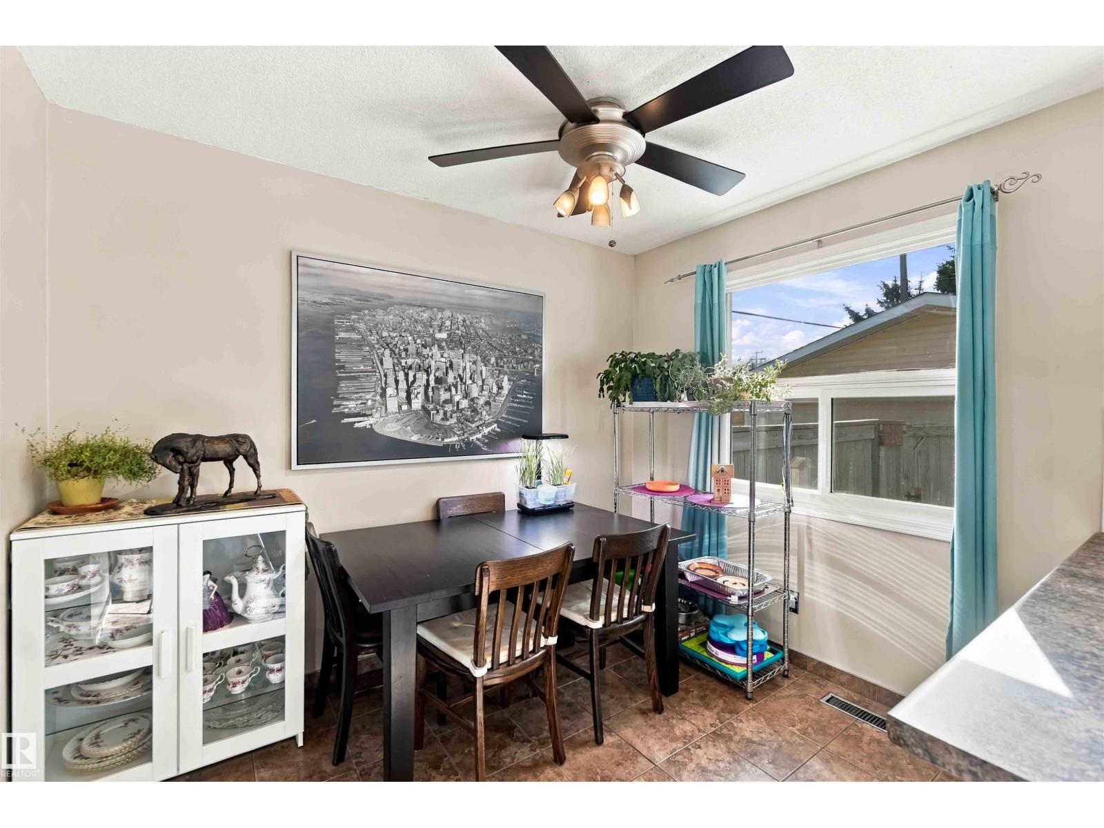 5803 52 Av Property Photo 11